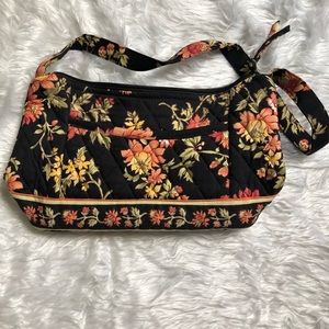 Shoulder bag. Black with floral print.